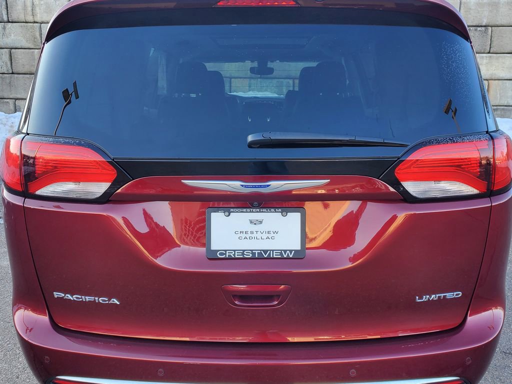 Used 2019 Chrysler Pacifica Limited w/ Tire & Wheel Group image 13