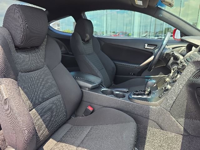 Used 2013 Hyundai Genesis 2.0T RWD image 8