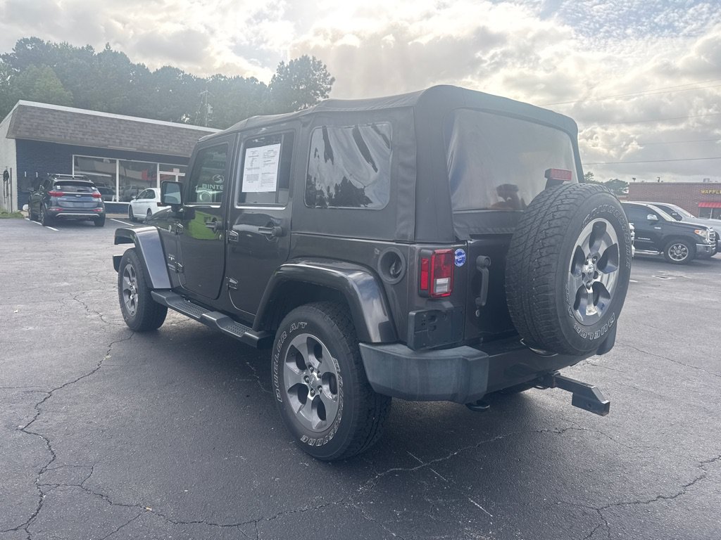 Used 2016 Jeep Wrangler Unlimited Sahara w/ Connectivity Group AWD/4WD image 3