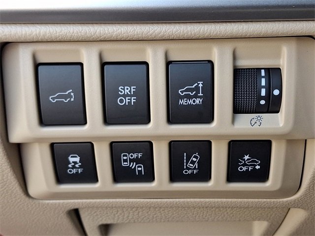 Used 2017 Subaru Outback 3.6R Limited image 27