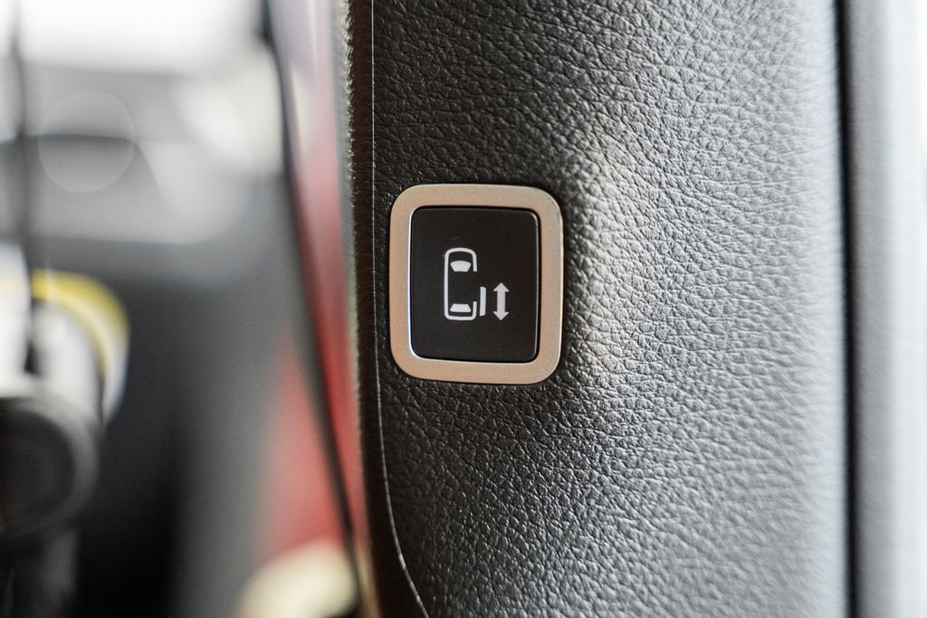 New 2026 Chrysler Pacifica Pinnacle image 38