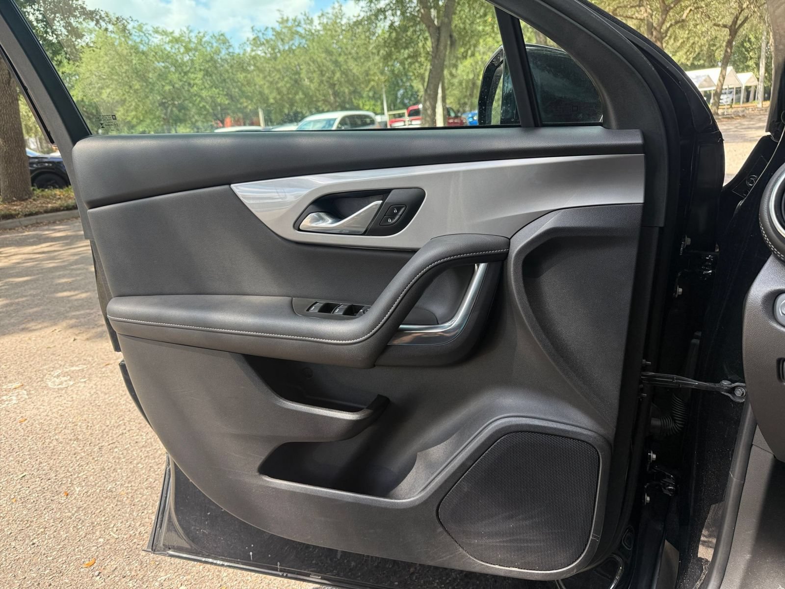 Used 2025 Chevrolet Blazer LT FWD image 18