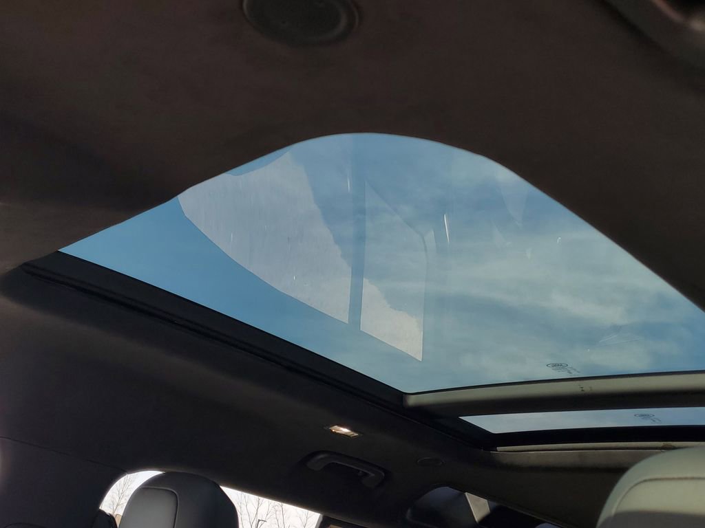 New 2026 Land Rover Defender 110 image 10