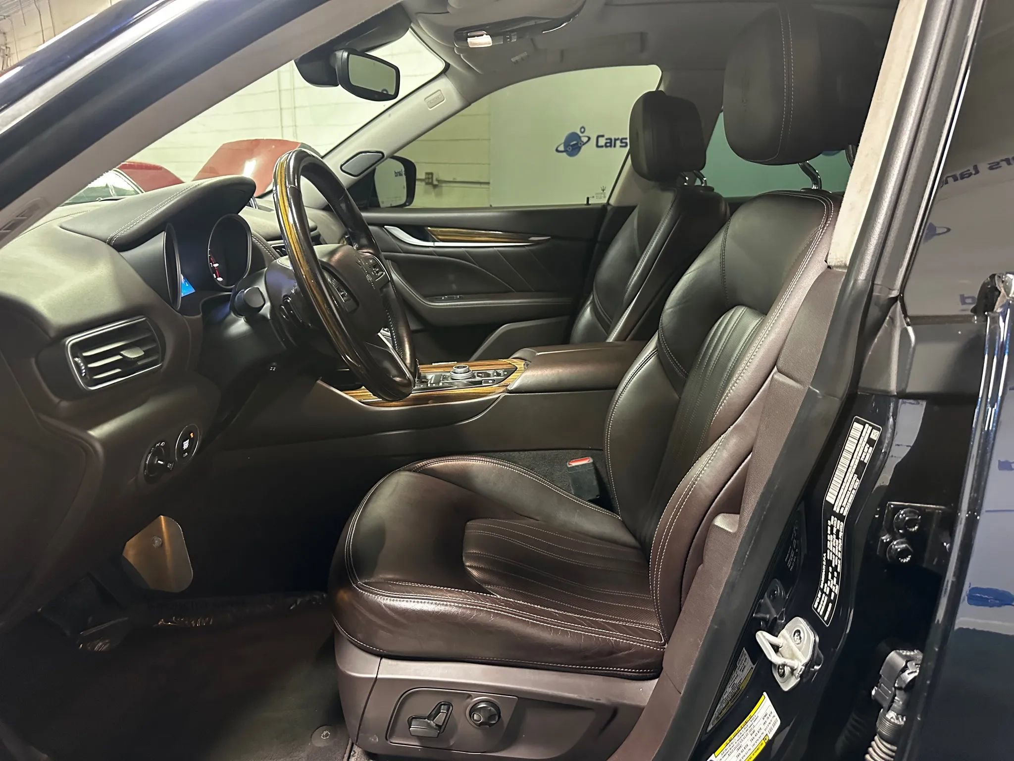 Used 2019 Maserati Levante GranLusso AWD/4WD image 10