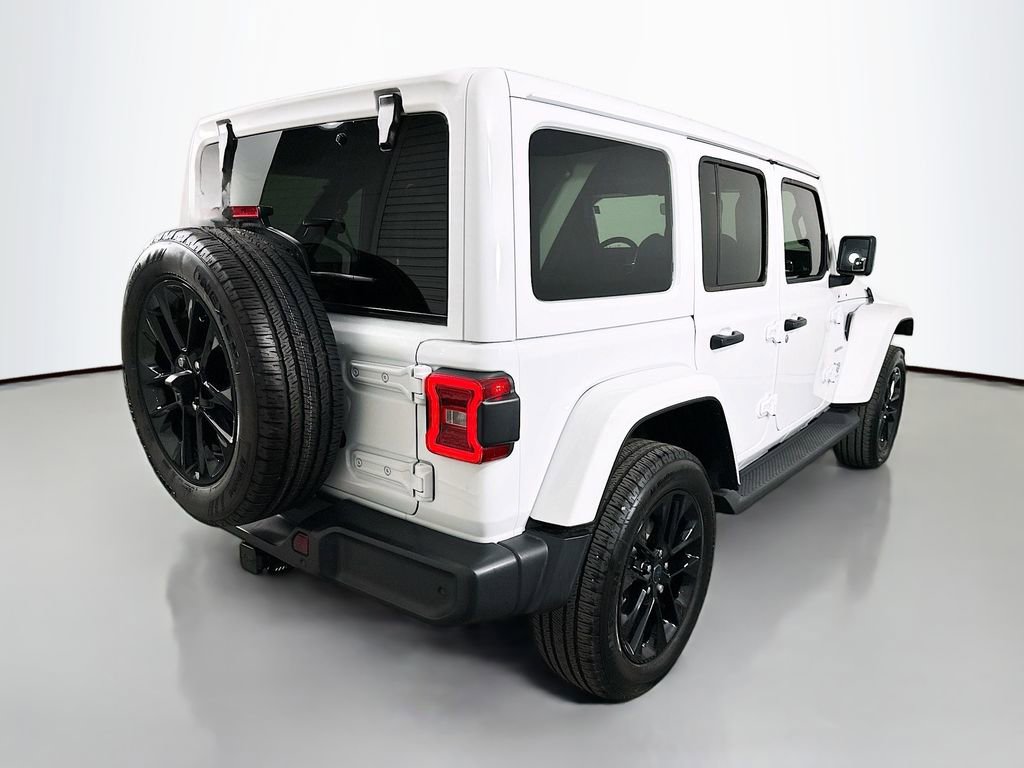 Used 2024 Jeep Wrangler Unlimited Sahara w/ Technology Group image 5