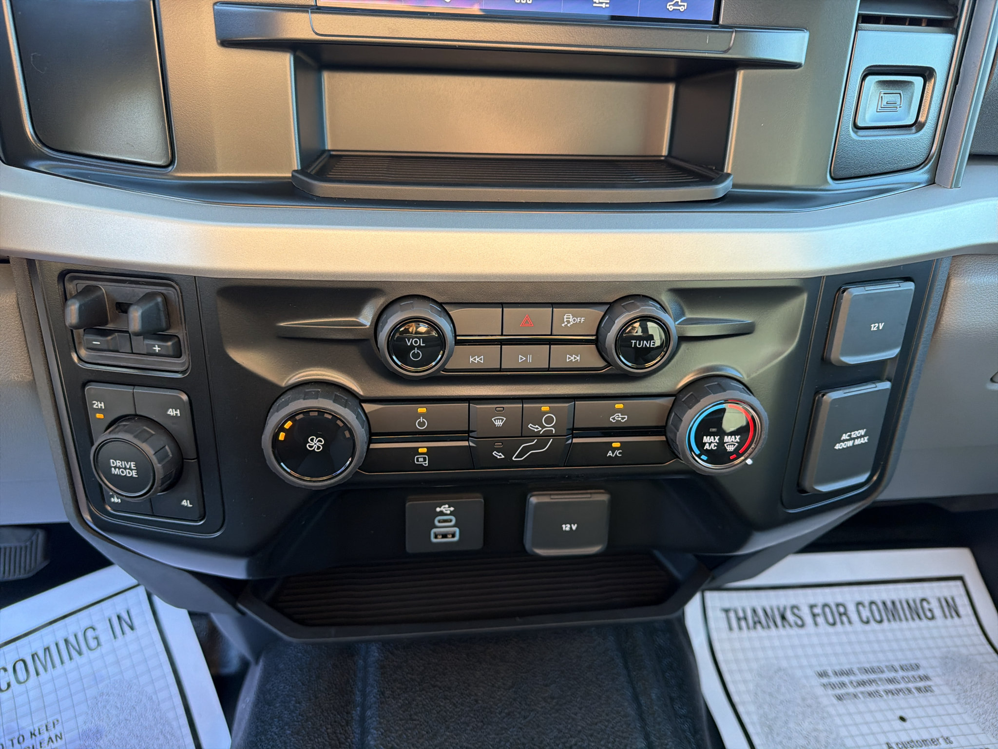 New 2027 Ford F250 XLT w/ FX4 Off-Road Package AWD/4WD image 13