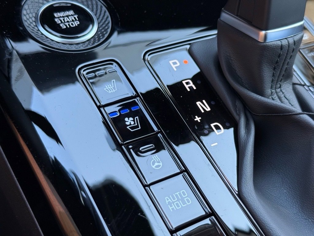 New 2025 Kia Niro SX Touring image 15