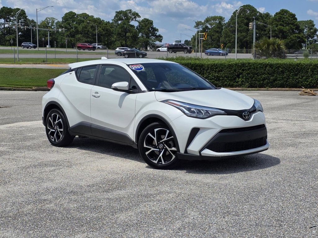 Used 2021 Toyota C-HR XLE FWD image 1