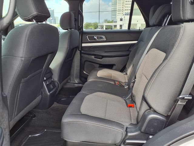 Used 2017 Ford Explorer XLT AWD/4WD image 5