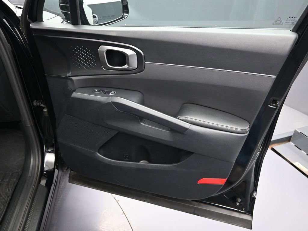 Certified 2023 Kia Sorento S image 37