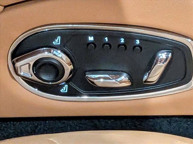 Used 2023 Aston Martin DB11 Coupe image 17