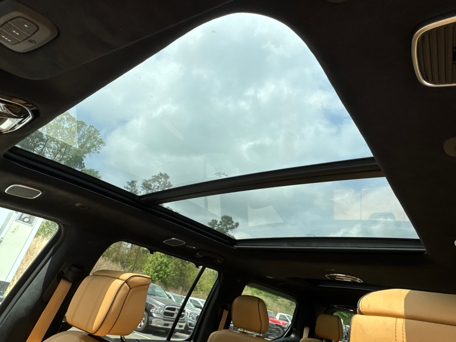 Certified 2025 Jeep Grand Wagoneer Series III w/ Quick Order Packagew 28T AWD/4WD image 10