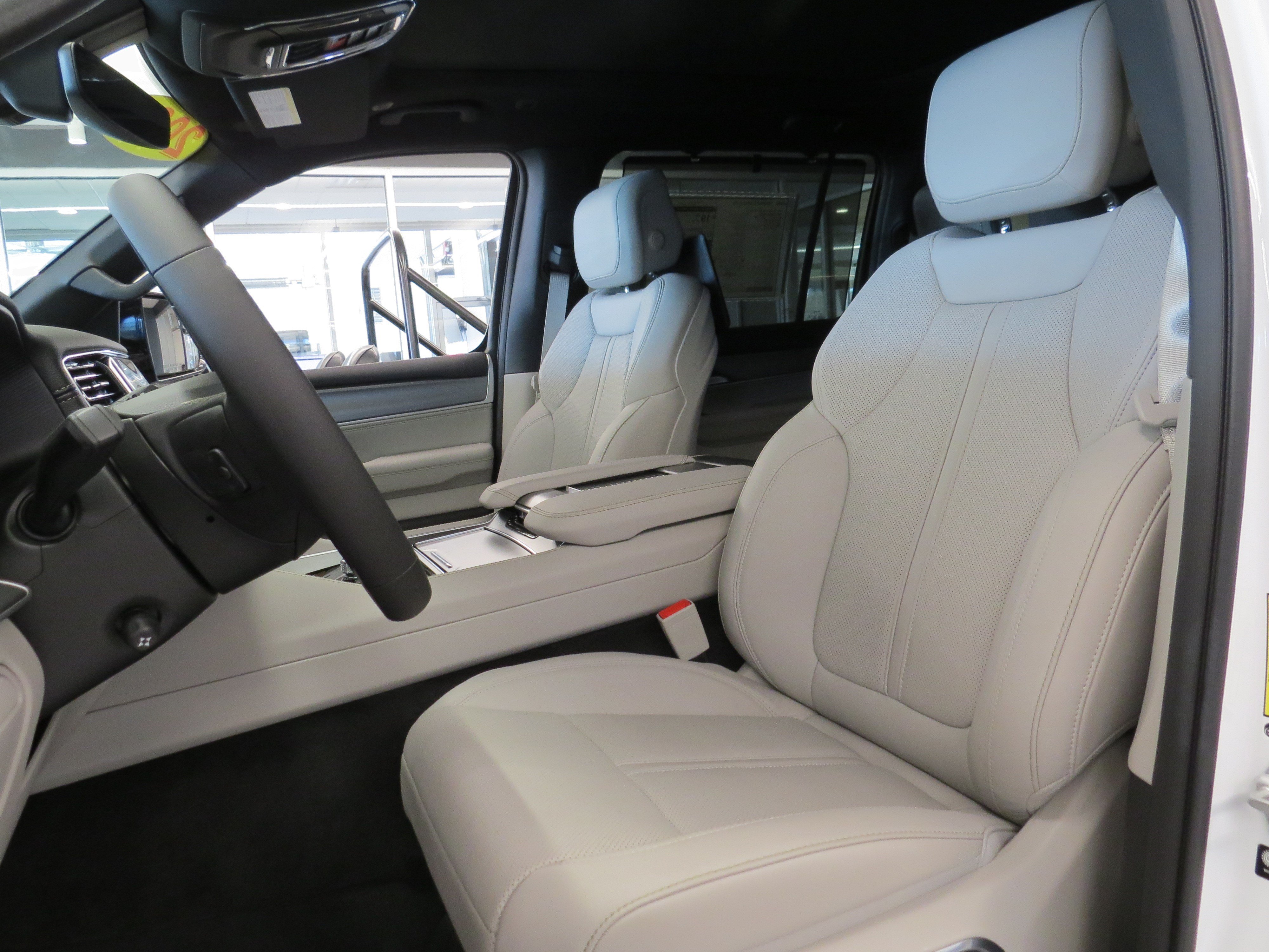 New 2025 Jeep Wagoneer L Series III w/ Premium Group I AWD/4WD image 19