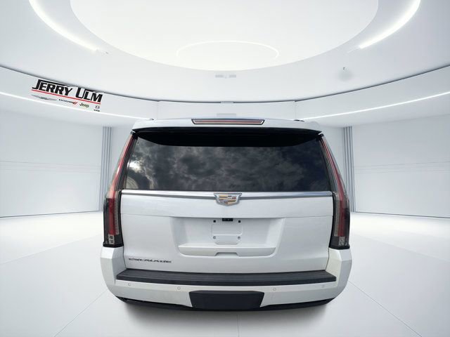 Used 2017 Cadillac Escalade Luxury RWD image 4