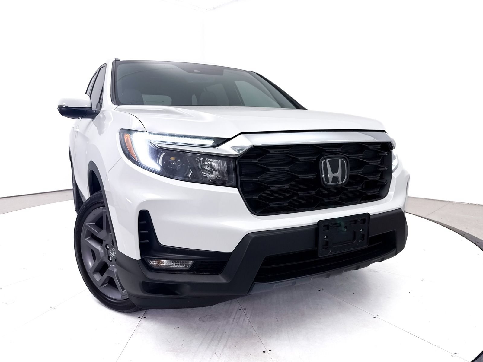 Used 2023 Honda Passport EX-L image 6