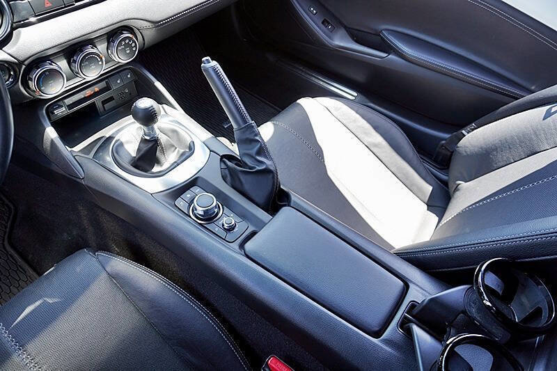 Used 2022 MAZDA MX-5 Miata RF Grand Touring w/ Weather Package RWD image 21
