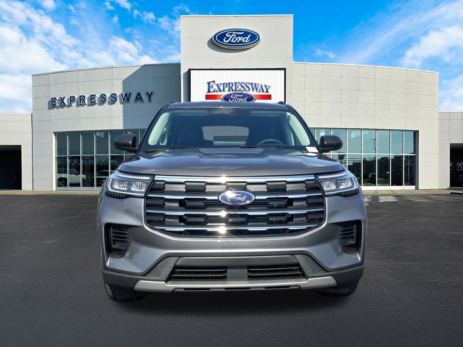 New 2025 Ford Explorer Active image 3