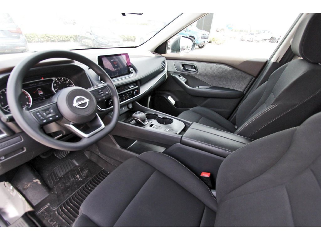 Used 2023 Nissan Rogue S FWD image 32