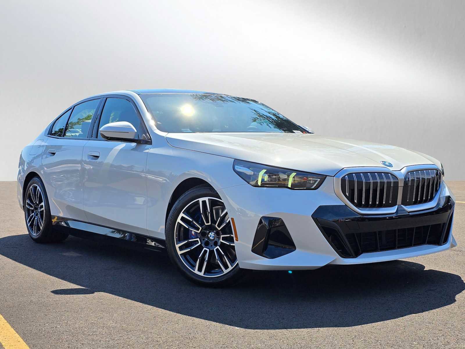 New 2026 BMW 550e xDrive 550e xDrive image 1