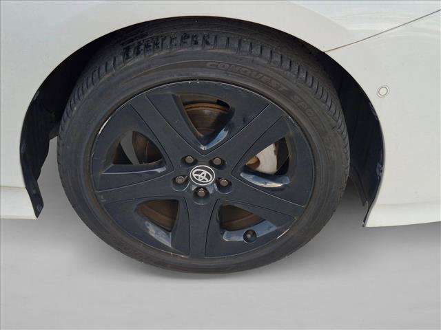Certified 2022 Toyota Prius FWD image 4