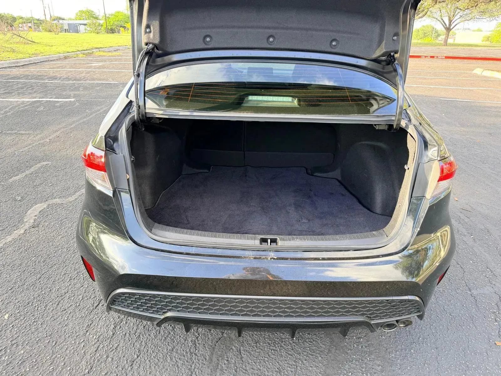 Used 2022 Toyota Corolla SE FWD image 19