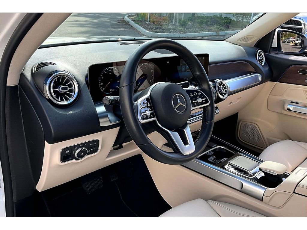 Used 2020 Mercedes-Benz GLB 250 w/ Premium Package image 14