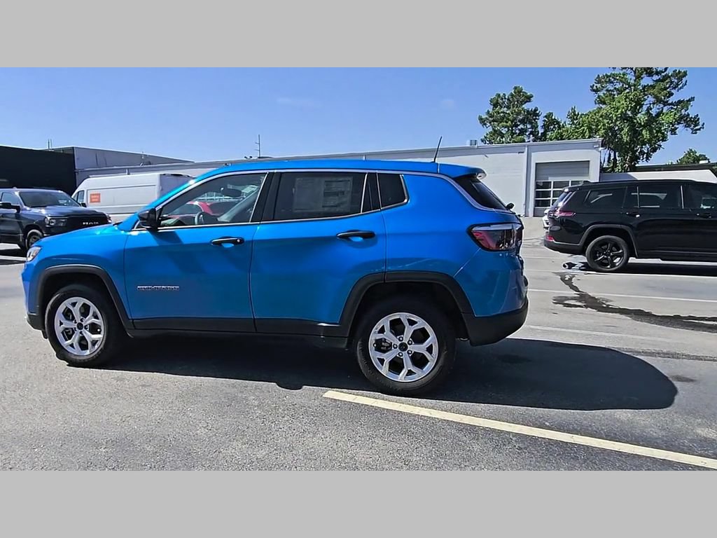 Used 2025 Jeep Compass Sport AWD/4WD image 28