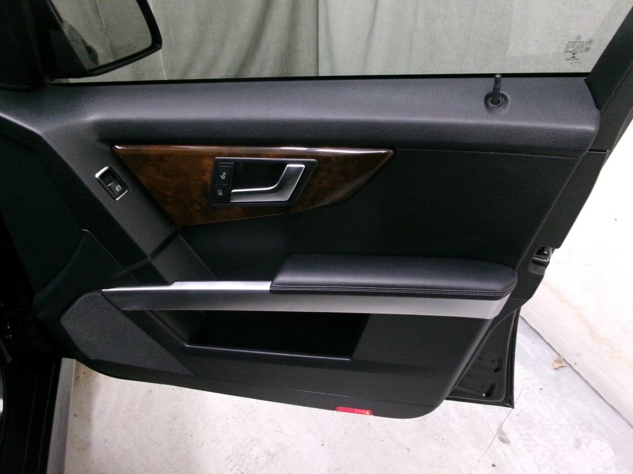 Used 2015 Mercedes-Benz GLK 350 4MATIC image 27