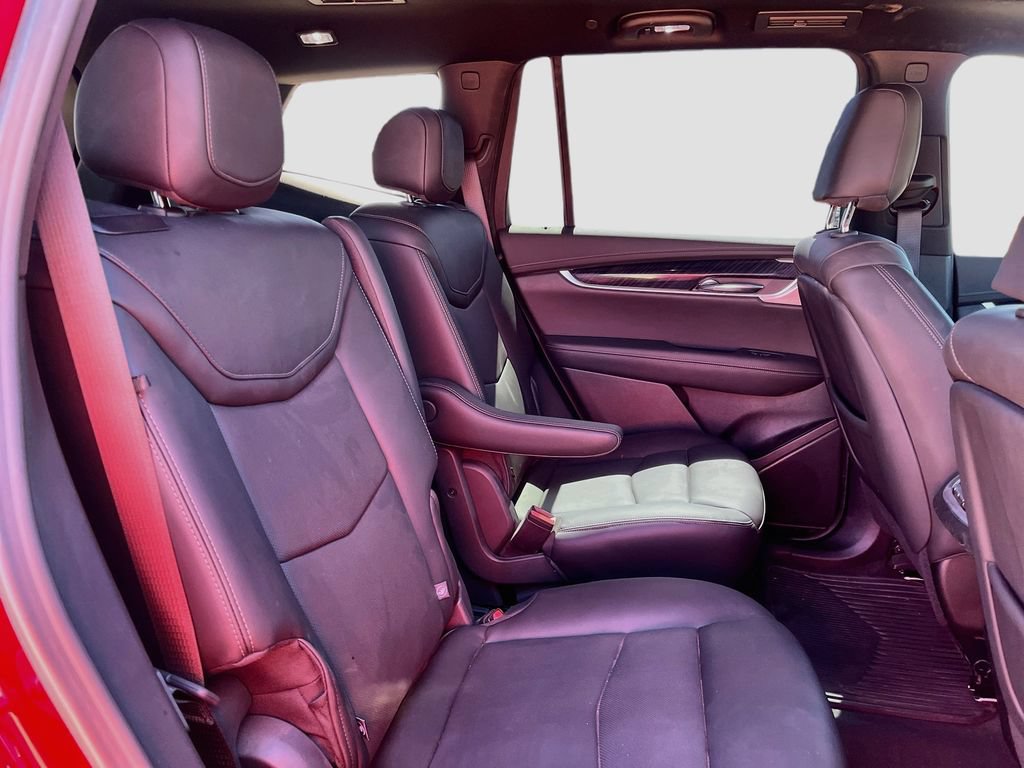 Used 2025 Cadillac XT6 Premium Luxury AWD/4WD image 30