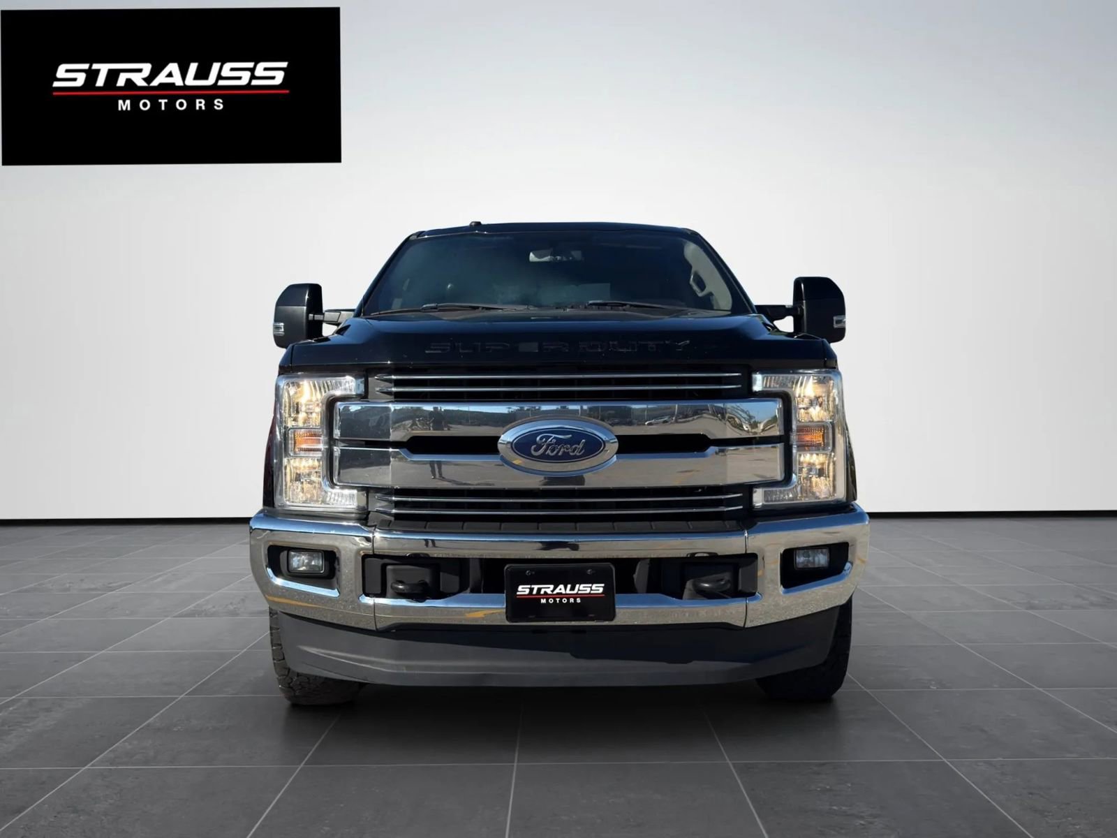 Used 2018 Ford F350 Lariat w/ Camper Package AWD/4WD image 3
