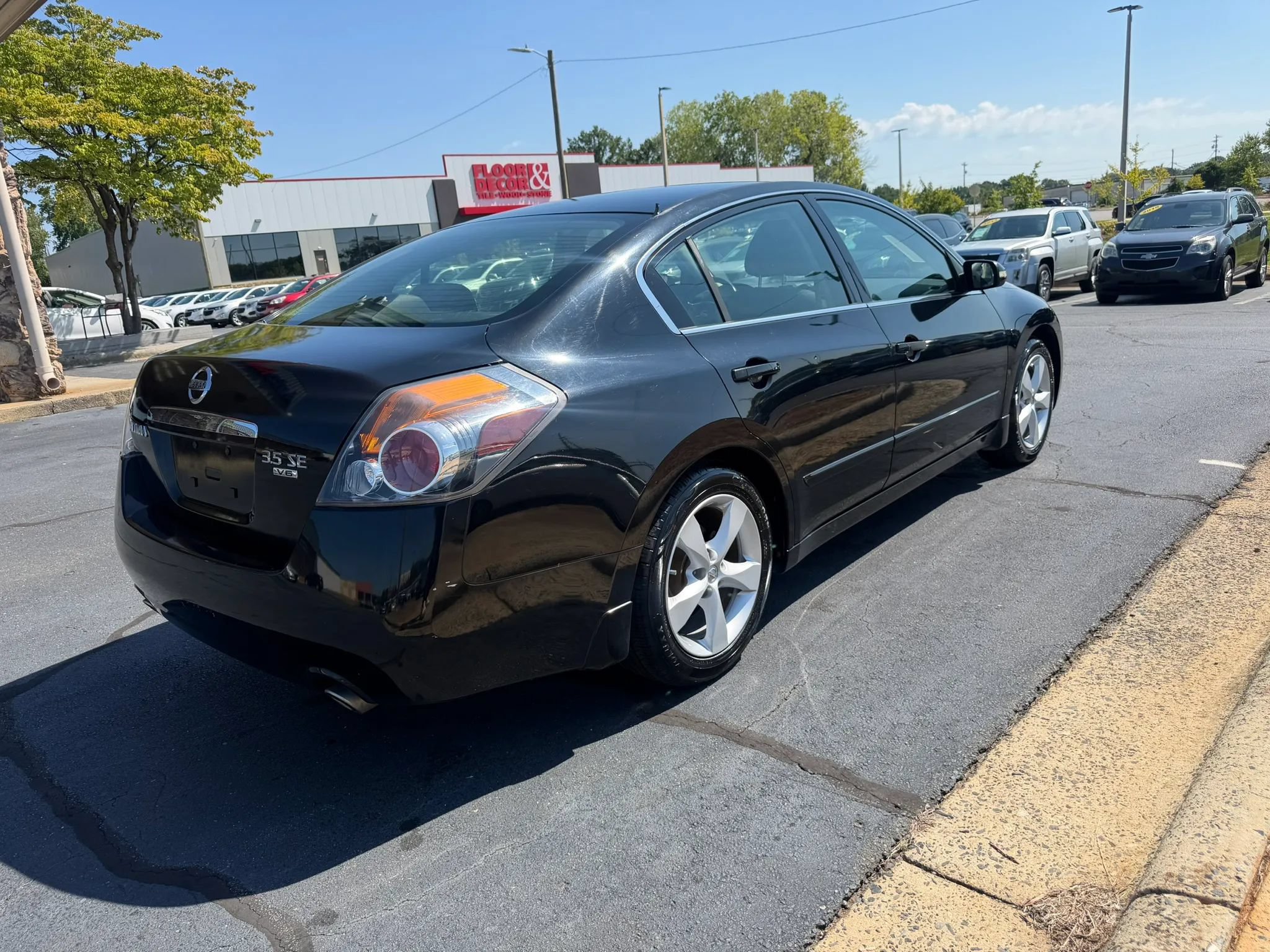 Used 2007 Nissan Altima 3.5 SE w/ Technology Pkg FWD image 7