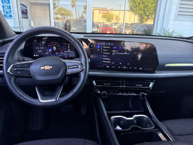 Used 2026 Chevrolet Traverse LT FWD image 13