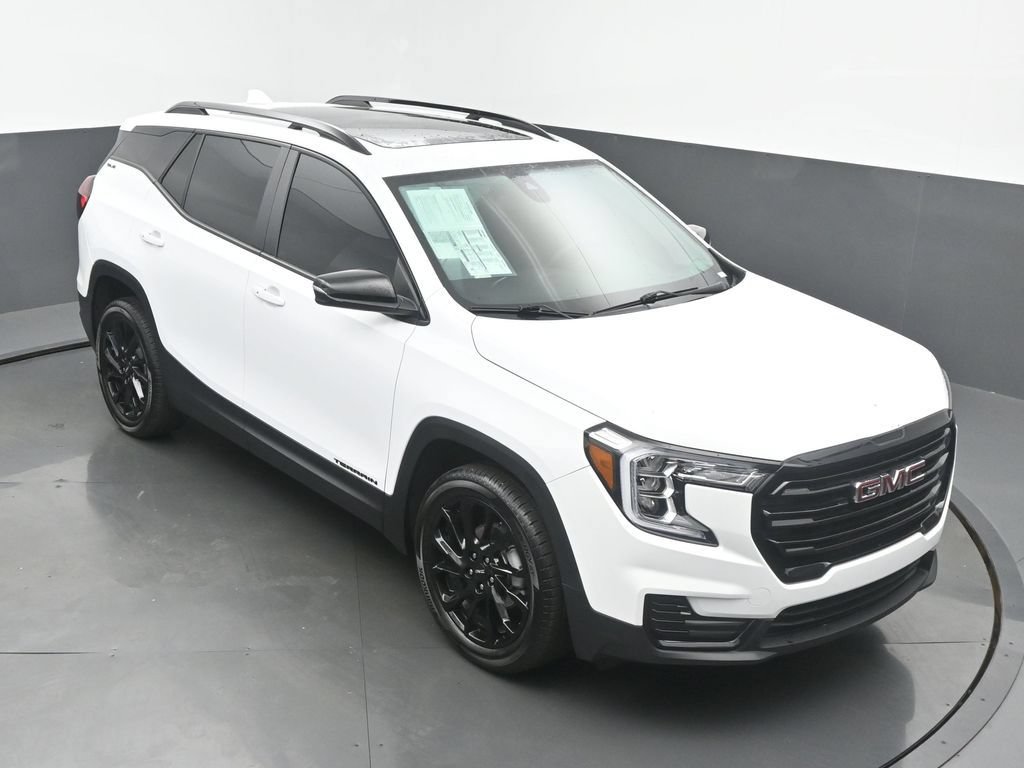 Used 2024 GMC Terrain SLE w/ Driver Convenience Package FWD image 43