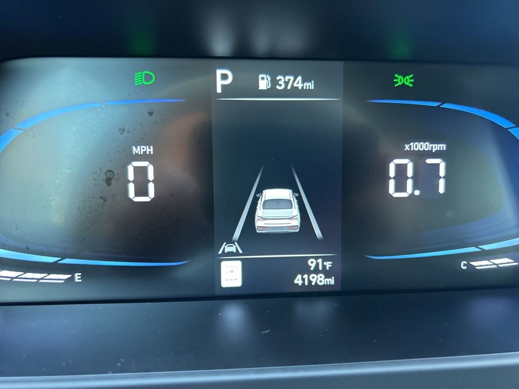 Used 2025 Hyundai Elantra Sport image 23