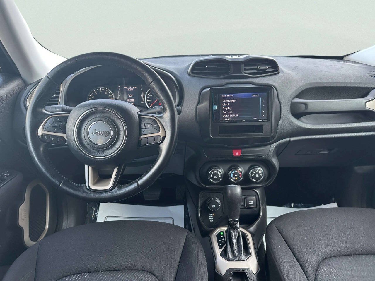Used 2016 Jeep Renegade Latitude AWD/4WD image 20
