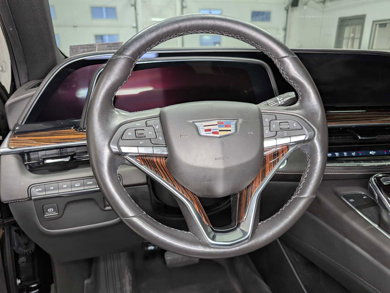 Used 2021 Cadillac Escalade Premium Luxury image 42