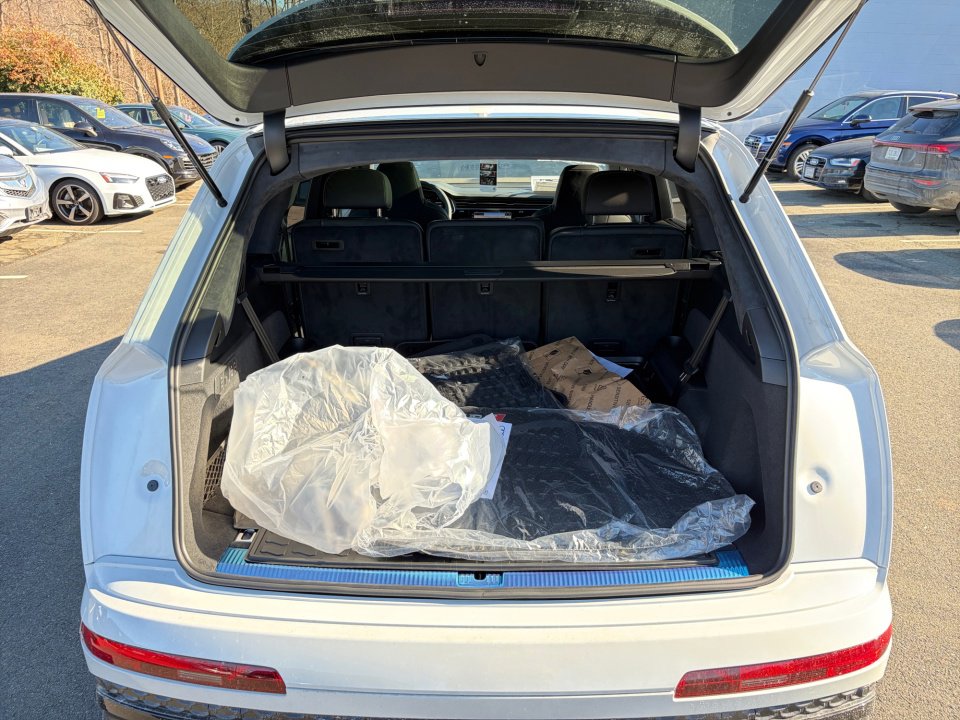 New 2026 Audi SQ7 Prestige image 14