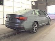 Used 2024 Volkswagen Jetta SE image 1