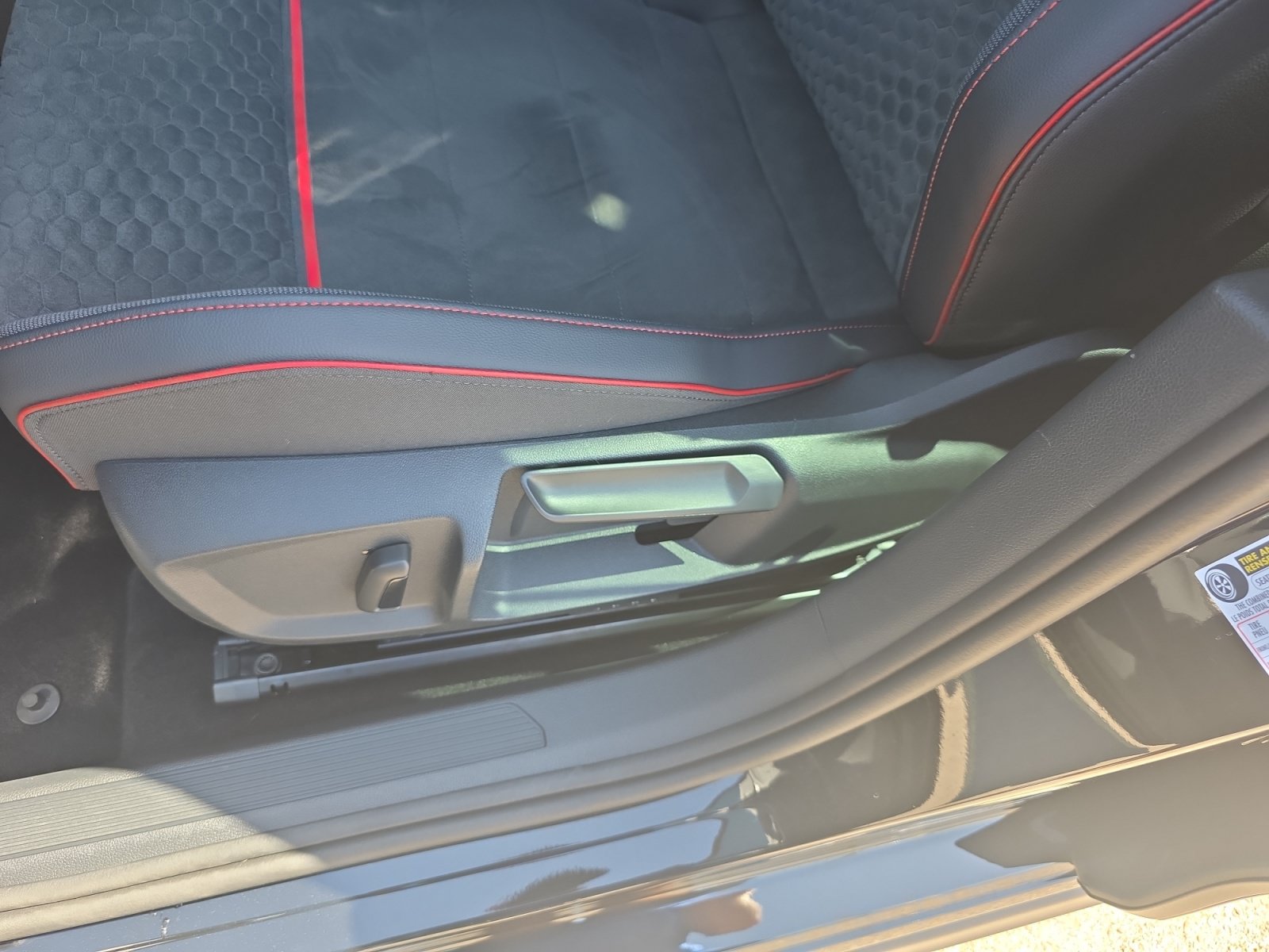 Certified 2025 Volkswagen Golf S FWD image 14