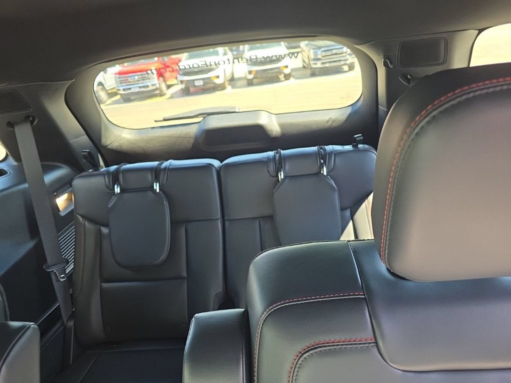 Used 2025 Ford Explorer ST-Line AWD/4WD image 31