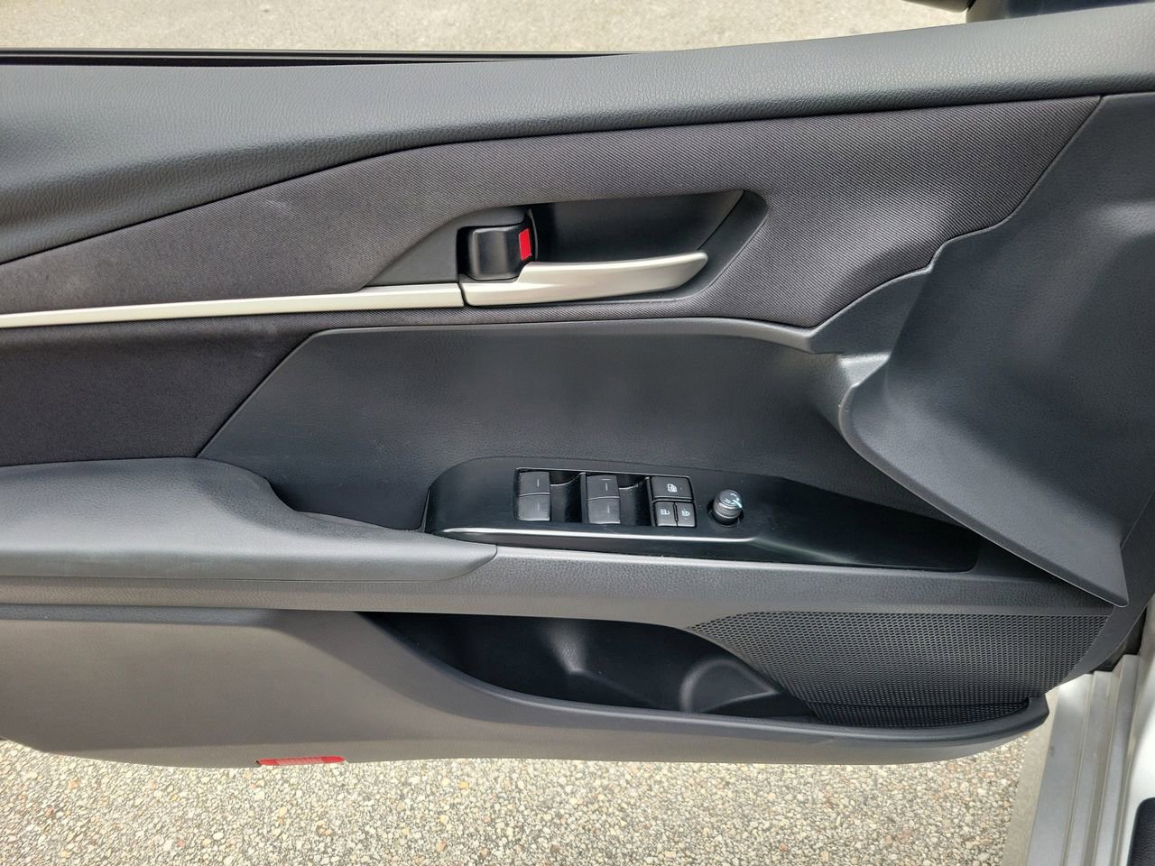 Used 2025 Toyota Camry LE FWD image 13