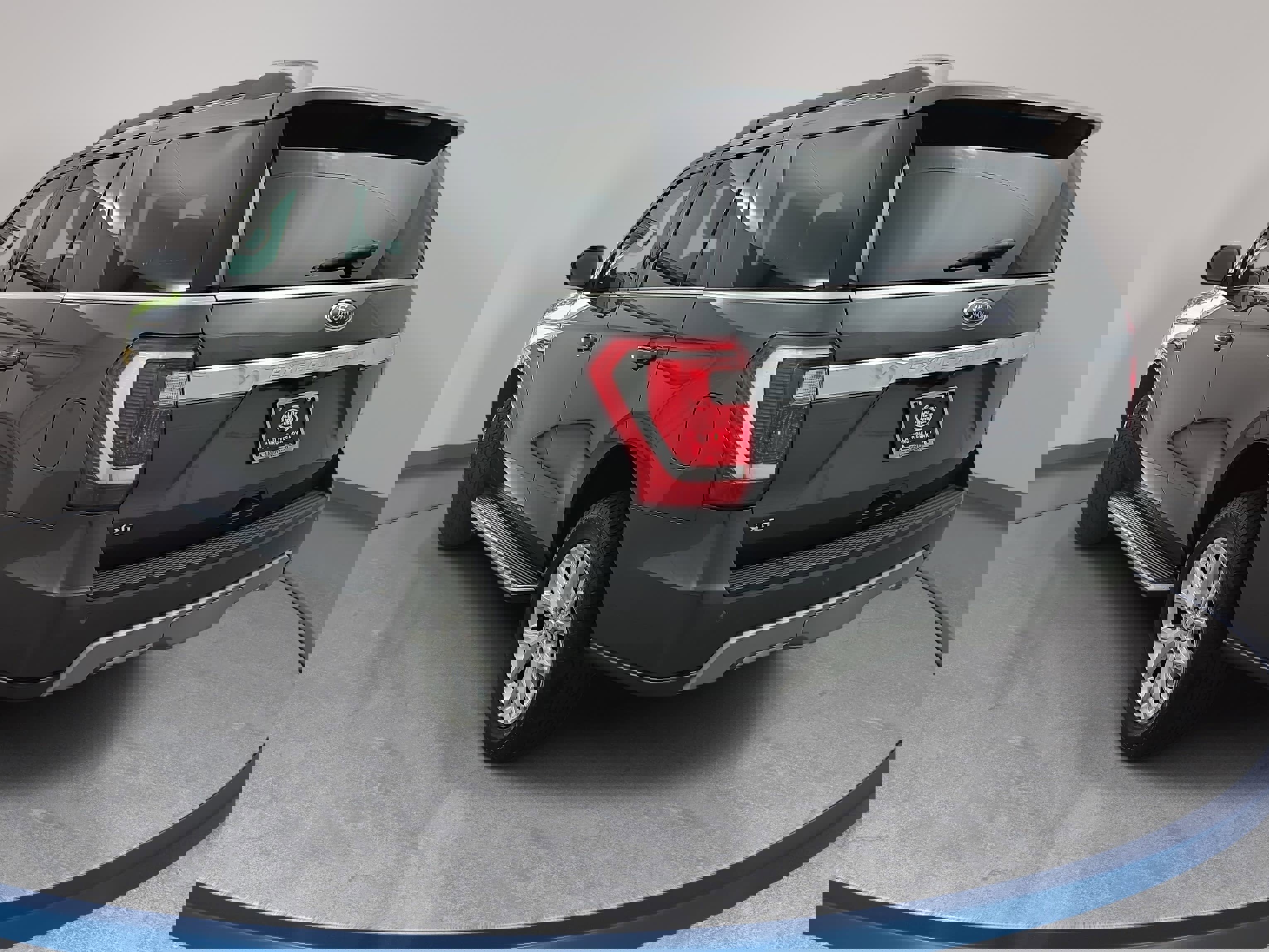 Used 2020 Ford Expedition XLT w/ Equipment Group 202A image 7