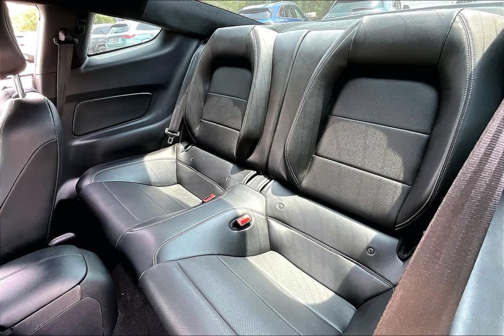 Used 2020 Ford Mustang GT Premium w/ Black Accent Package RWD image 19