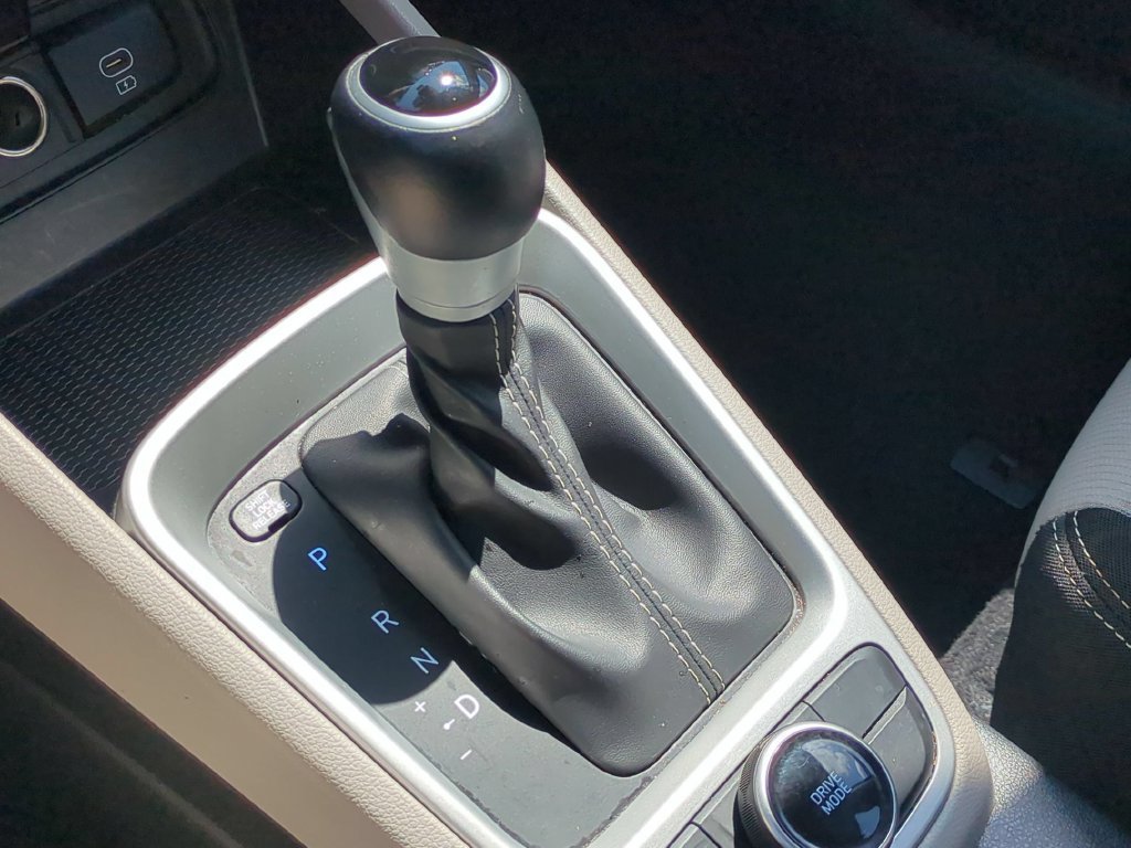 Used 2025 Hyundai Venue SEL FWD image 19