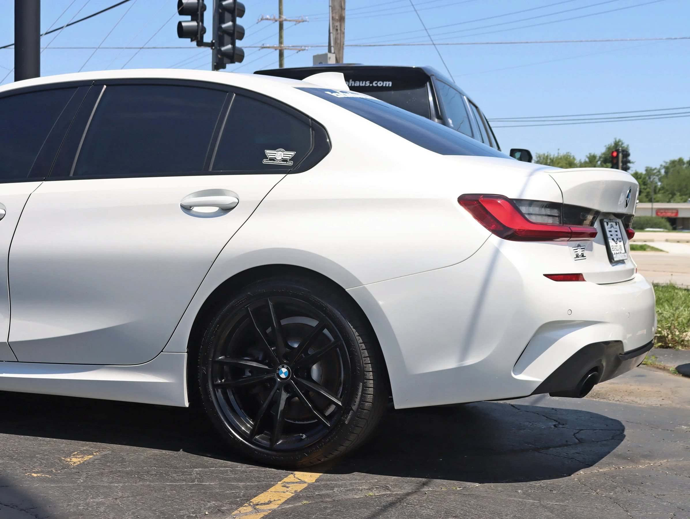 Used 2022 BMW 330i Sedan w/ M Sport Package RWD image 12
