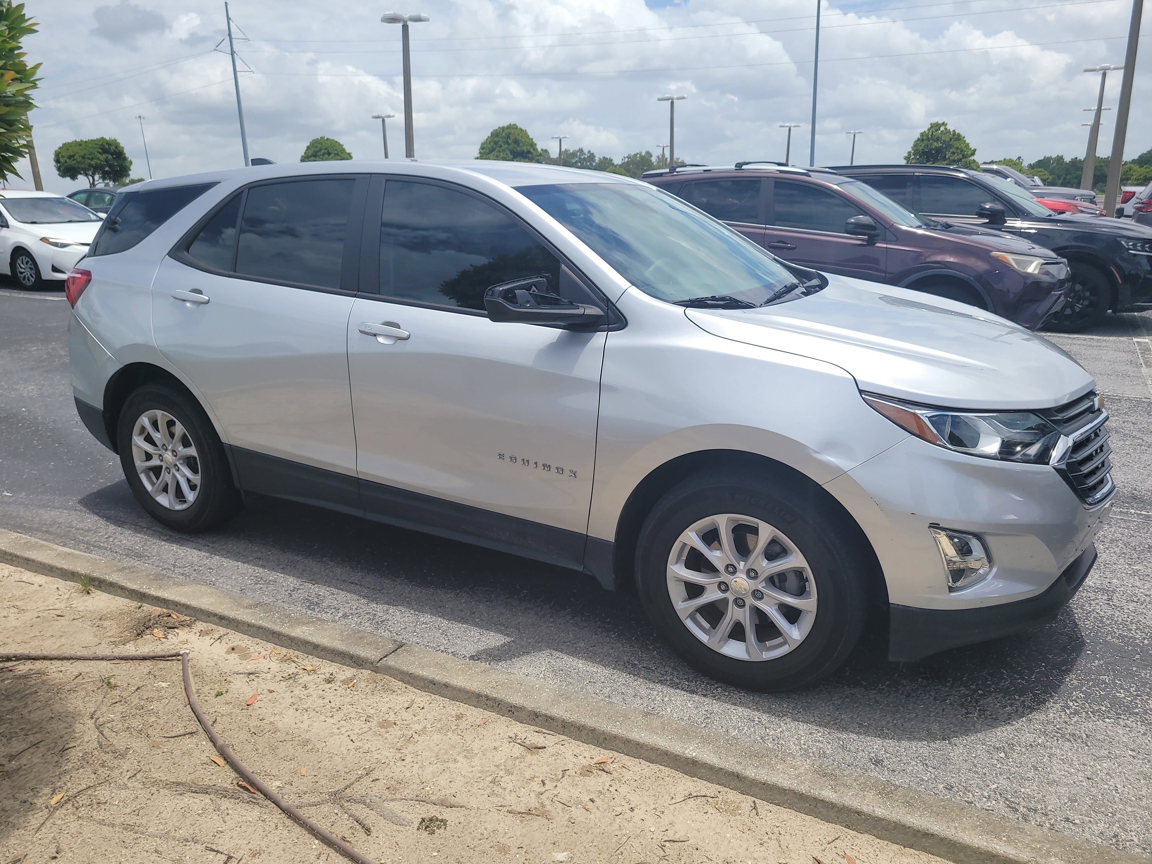 Used 2020 Chevrolet Equinox LS w/ LS Convenience Package FWD image 11