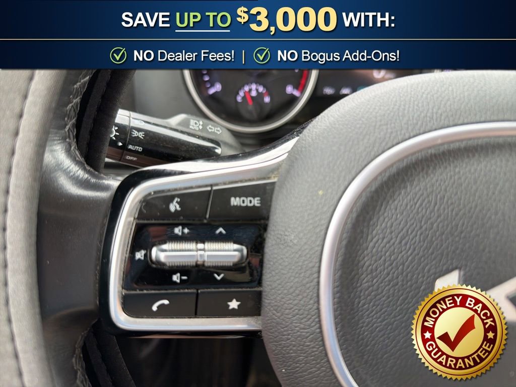 Used 2023 Kia Carnival LX FWD image 24
