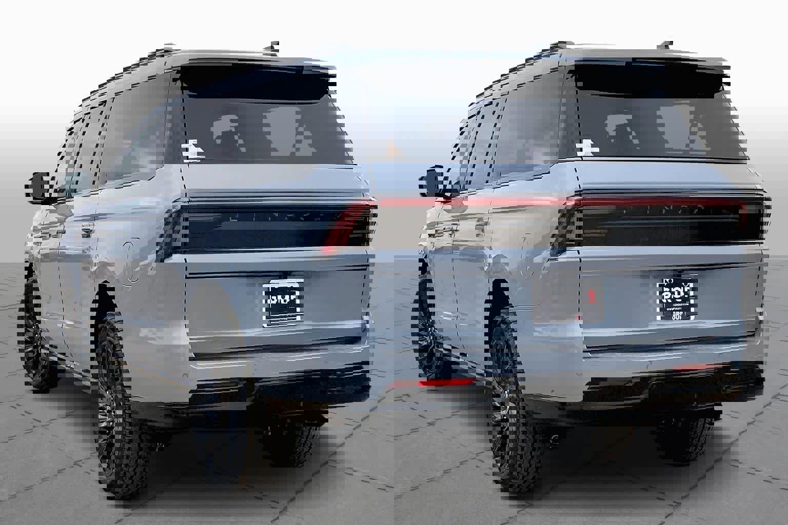 New 2025 Lincoln Navigator L Reserve w/ Jet Appearance Package image 12