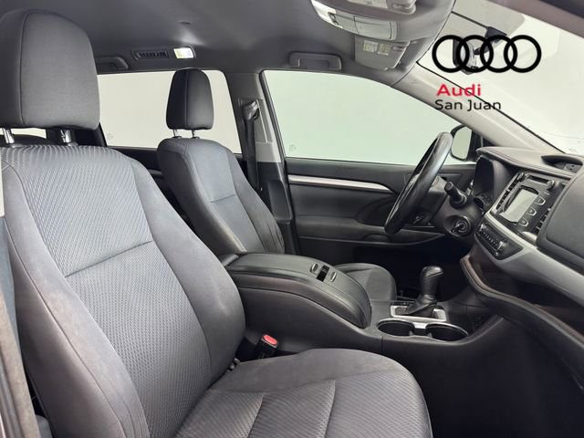 Used 2015 Toyota Highlander LE FWD image 30