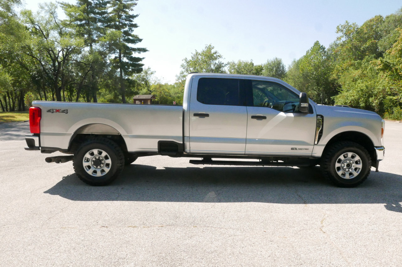 Used 2024 Ford F350 XLT image 5